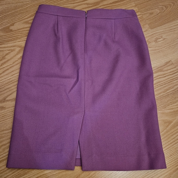 EUC JCREW No 2 wool pencil skirt size 10 lilac - Picture 2 of 3